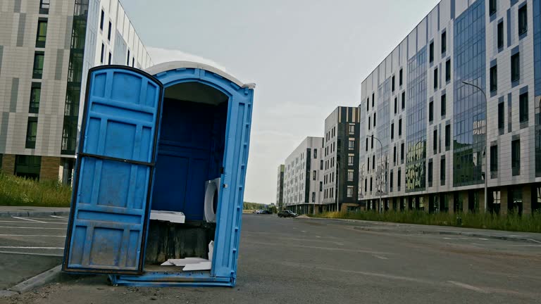 Best Standard Portable Toilet Rental  in Sarasota, FL